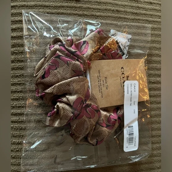 Coach Signature Bow Print Hair Ties Pack of two nwt in packaging - Picture 2 of 3